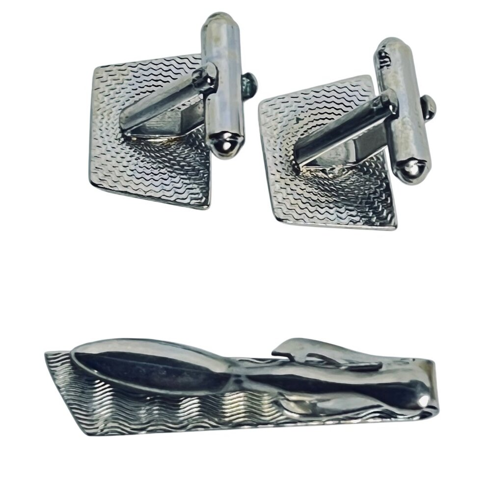 Vintage Textured Silver Tone And Clear Rhinestone Tie Bar And Cufflinks Set (605 - Picture 4 of 4